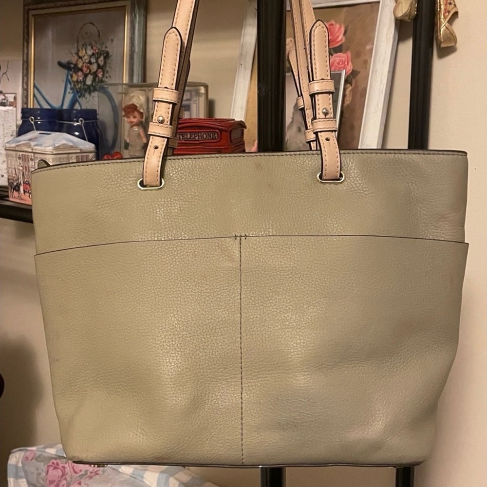 Michael Kors Sage Green tote Giveaway! - Picture 3 of 14